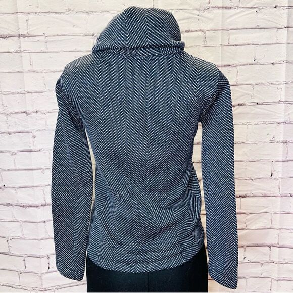 J.Crew Long-sleeve funnelneck  pullover XS - Picture 3 of 6